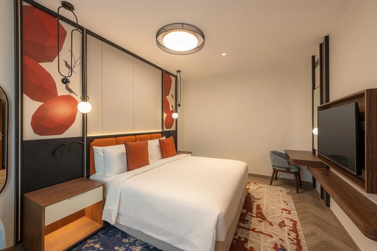 Chambre King Suite Balcon Piscine et vue sur la fontaine